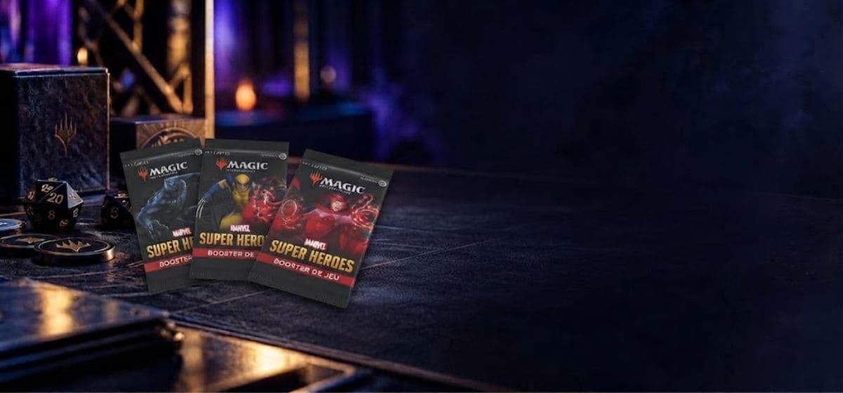 Boosters de jeu Magic: The Gathering Marvel Super Heroes en français sur une table de jeu TCG