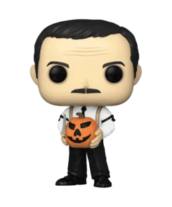 Funko Pop Gomez Addams n° 1548 en chemise blanche et bretelles, tenant une citrouille orange.