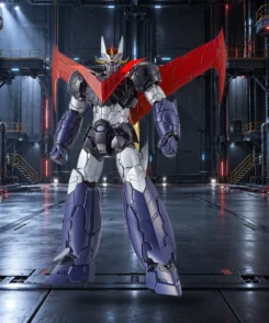 Modèle Great Mazinger Infinity assemblé avec ailes rouges dans un hangar sombre, décor illustratif