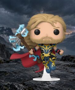 Figurine officielle Thor #1040 avec Stormbreaker et son support transparent dans un décor nordique orageux illustratif